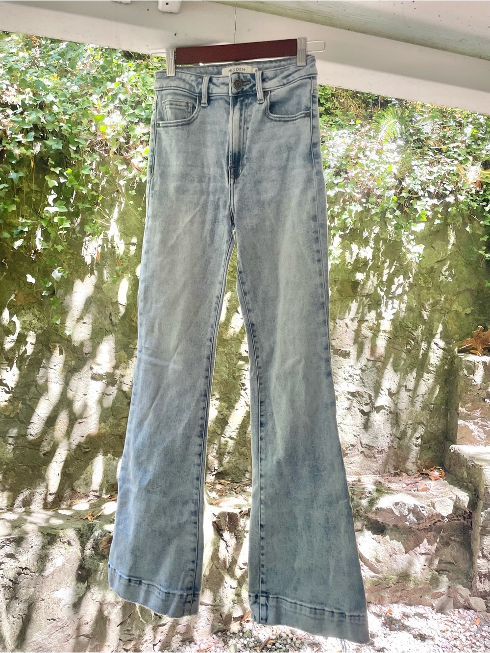 HIDDEN Los Angeles Light Wash High-Rise Flared Women’s Jeans Size 24